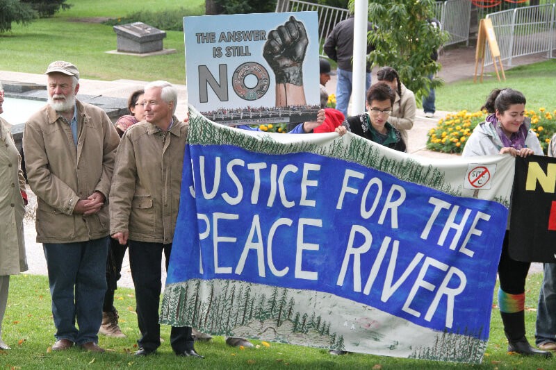 Supporters and members of Treaty 8 Peace Caravan in Saskatoon Sept. 7. photo Gary McNutt